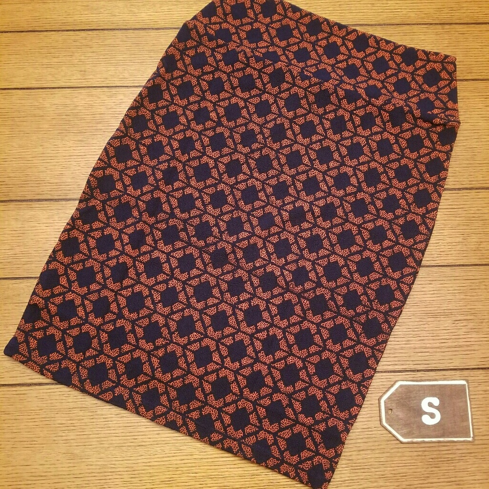 Lularoe Cassie size S NWT